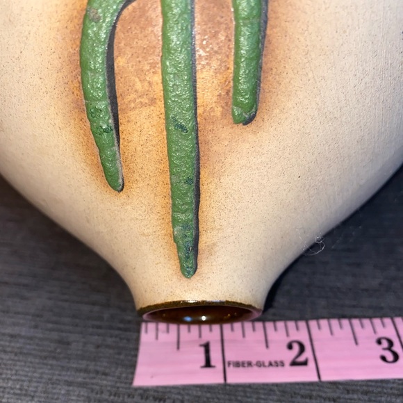 Vtg Southwest vase signed by artist on bottom - Picture 7 of 8